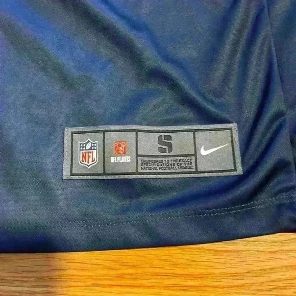 Mac Jones NFL jersey Patriots - Picture 2 of 4